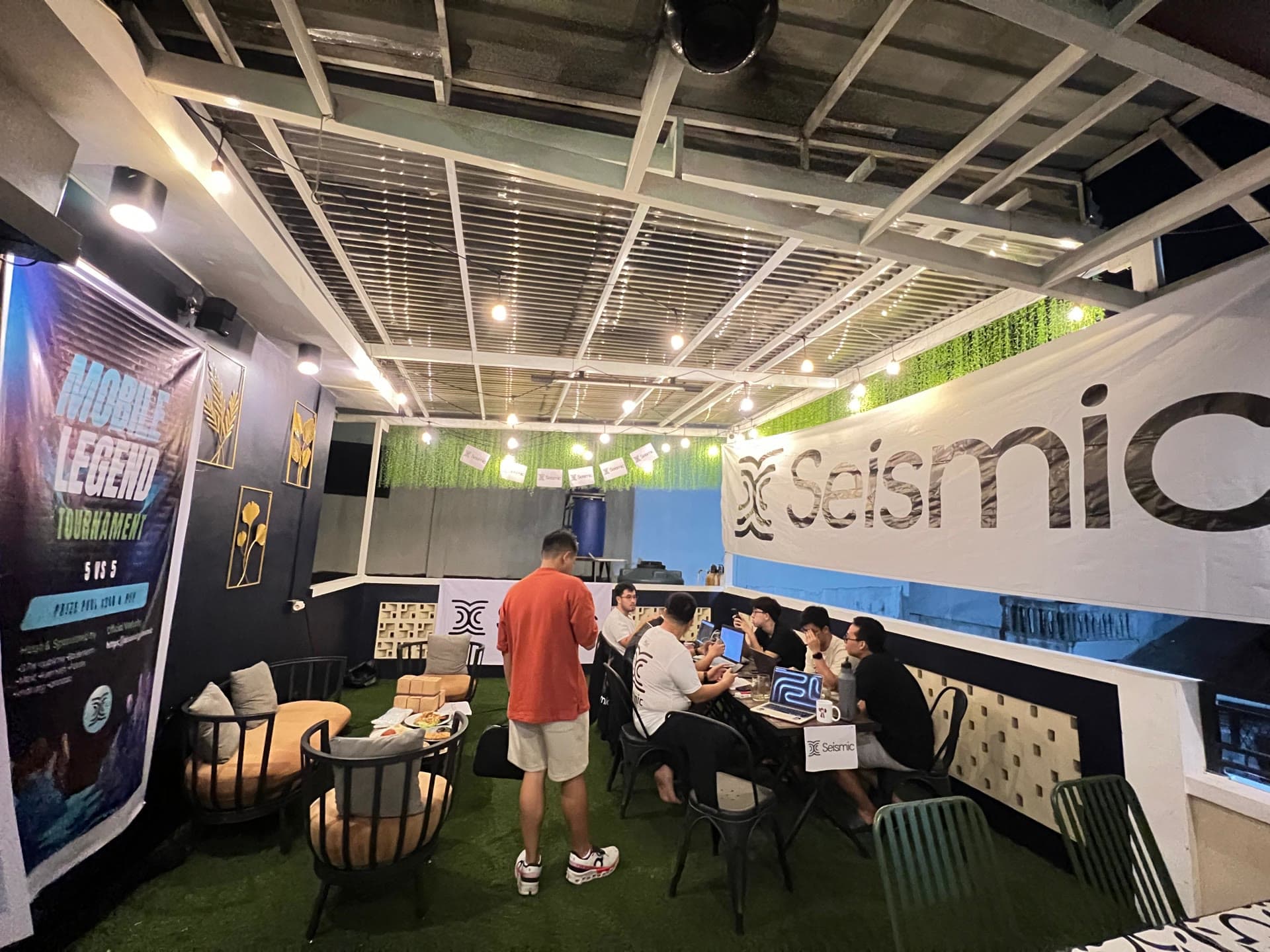A Seismic Mobile Legends community event inside a local cafe